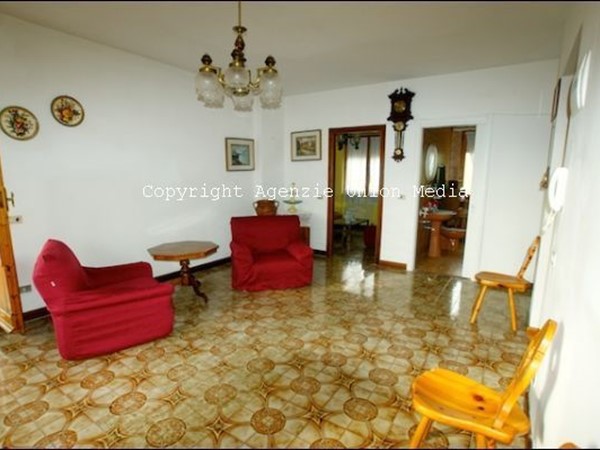 Appartamento in Vendita a Ameglia, 165'000&euro;, 100 m²