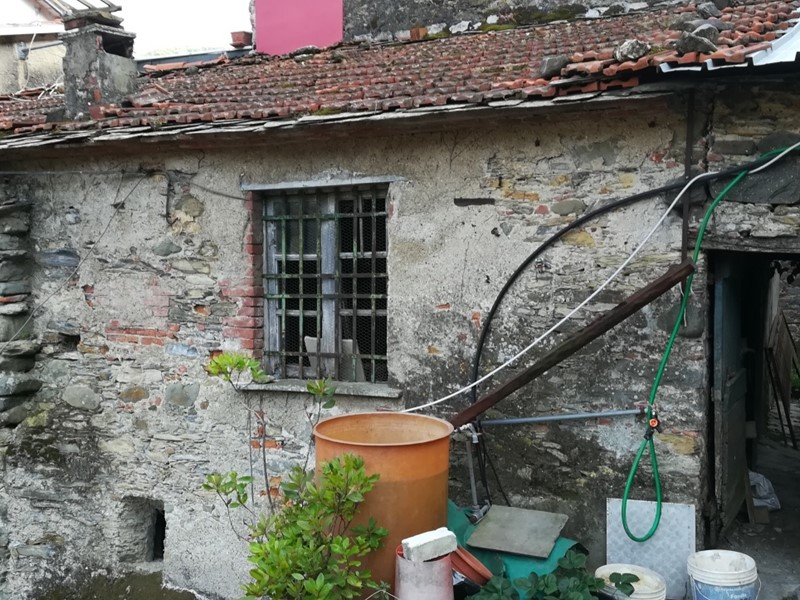 Rustico in Vendita a Luni, zona Annunziata, 150'000€, 100 m²