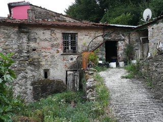 Rustico in Vendita a Luni, zona Annunziata, 150'000€, 100 m²