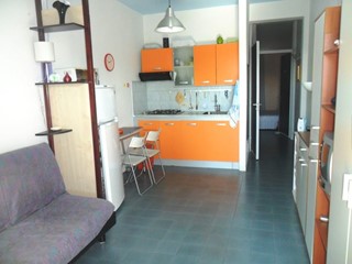 Trilocale in Vendita a Ameglia, 125'000&euro;, 65 m², con Box