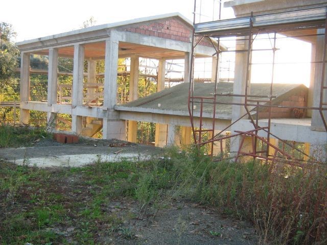 Casa Indipendente in Vendita a Sarzana, 100'000&euro;, 180 m², con Box