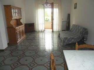 Quadrilocale in Vendita a Ameglia, 130'000&euro;, 110 m², con Box