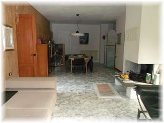 Casa Indipendente in Vendita a Castelnuovo Magra, 260'000€, 250 m², con Box