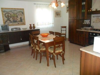 Casa Indipendente in Vendita a Luni, 450'000€, 130 m², con Box