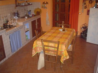 Casa Indipendente in Vendita a Luni, 200'000€, 75 m²