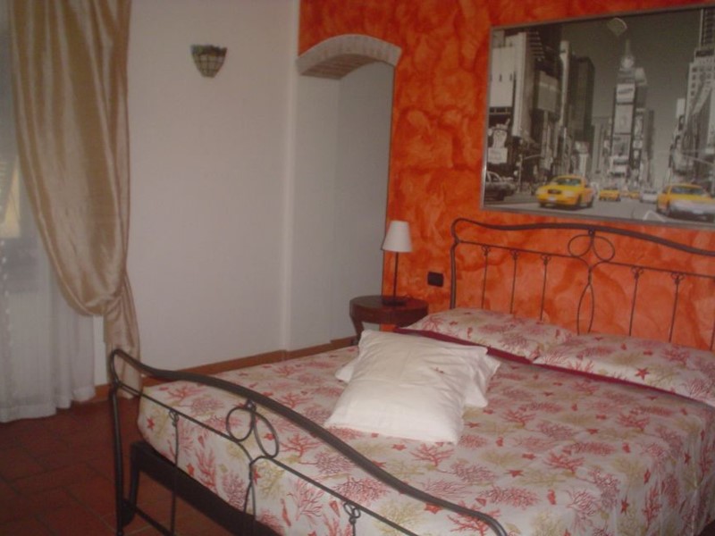 Casa Indipendente in Vendita a Sarzana, 450'000&euro;, 180 m², con Box