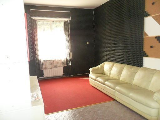 Casa Indipendente in Vendita a Sarzana, 310'000&euro;, 300 m²