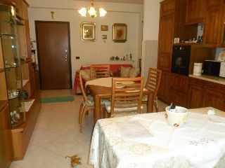 Bilocale in Vendita a Santo Stefano di Magra, 165'000€, 55 m², con Box