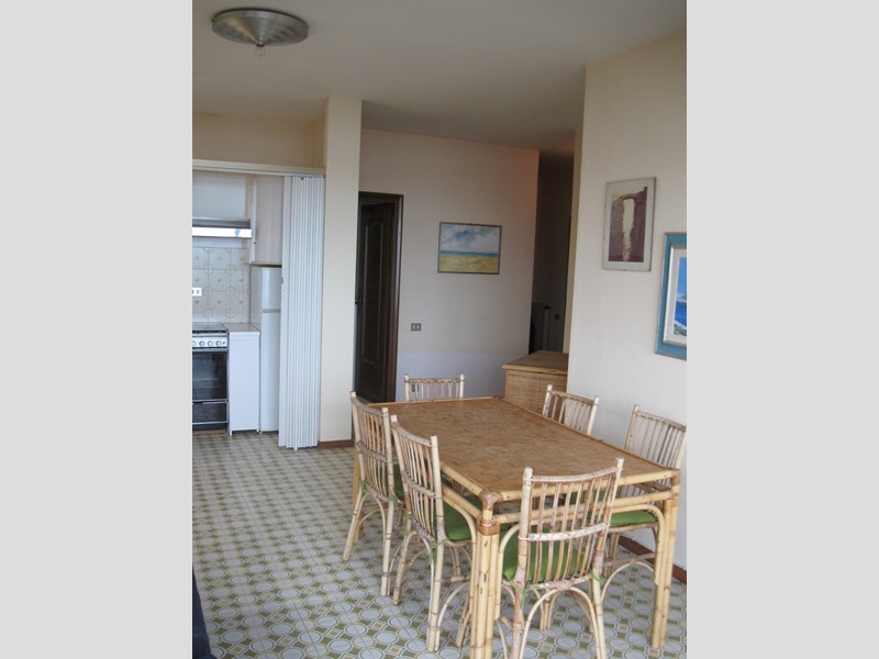 Bilocale in Vendita a Ameglia, 300'000&euro;, 65 m², con Box