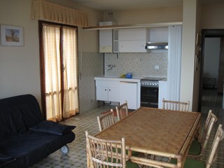 Bilocale in Vendita a Ameglia, 300'000&euro;, 65 m², con Box