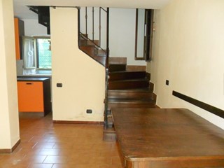 Casa Indipendente in Vendita a Luni, 90'000€, 60 m²