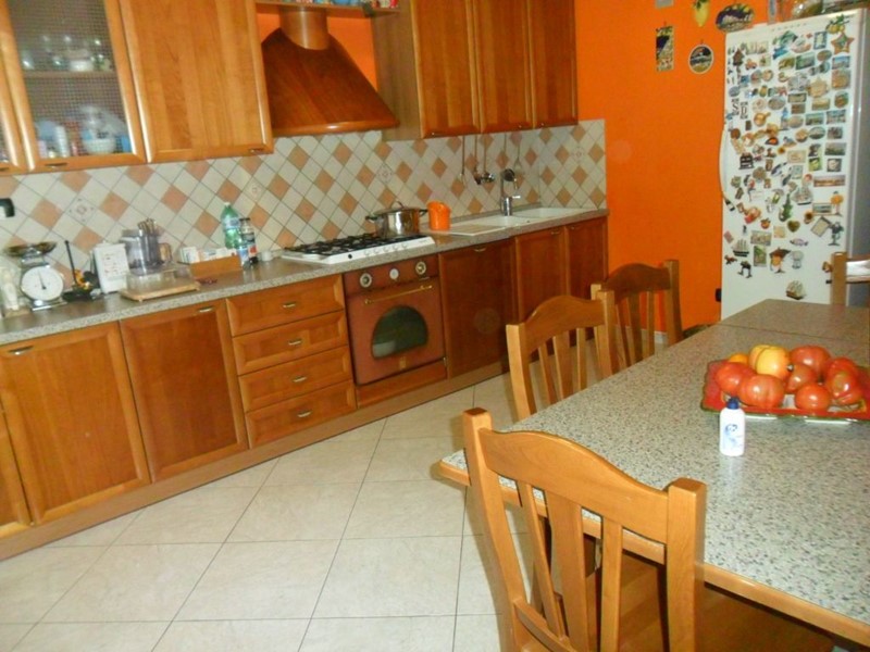 Appartamento in Vendita a Sarzana, 350'000&euro;, 130 m²