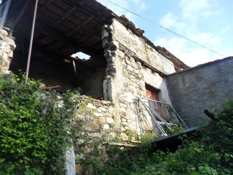 Terreno edificabile in Vendita a Sarzana, zona Falcinello, 70'000€, 100 m²