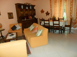 Casa Indipendente in Vendita a Luni, 420'000€, 320 m²