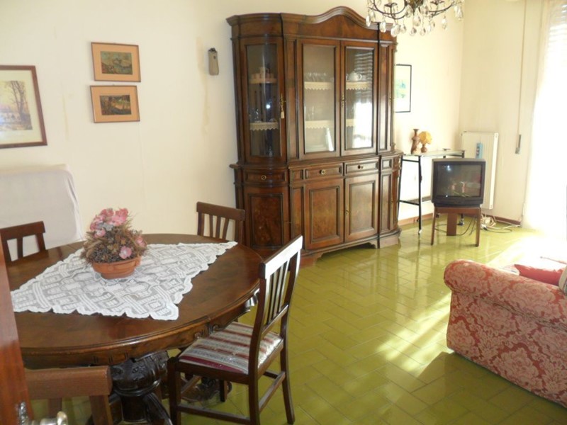 Trilocale in Vendita a Arcola, zona Romito Magra, 85'000€, 70 m², con Box