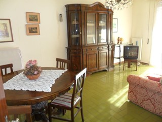 Trilocale in Vendita a Arcola, zona Romito Magra, 85'000€, 70 m², con Box