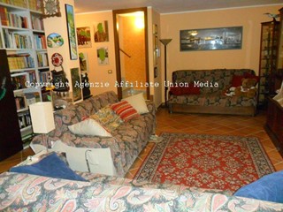 Casa Indipendente in Vendita a Sarzana, 450'000&euro;, 180 m²