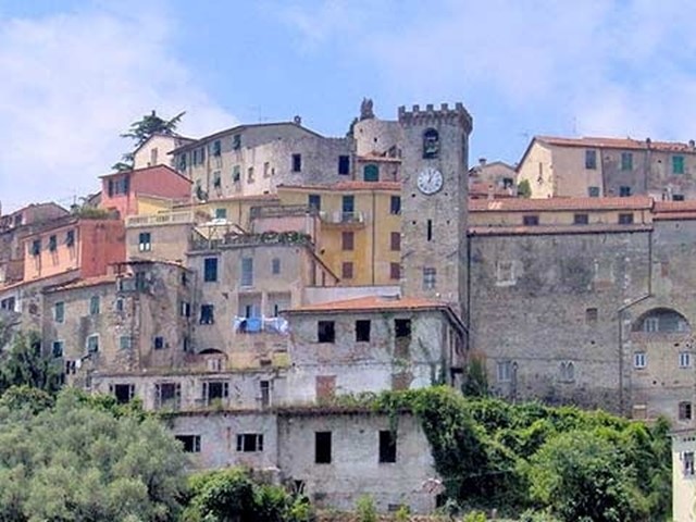 Quadrilocale in Vendita a Ameglia, 220'000&euro;, 120 m²