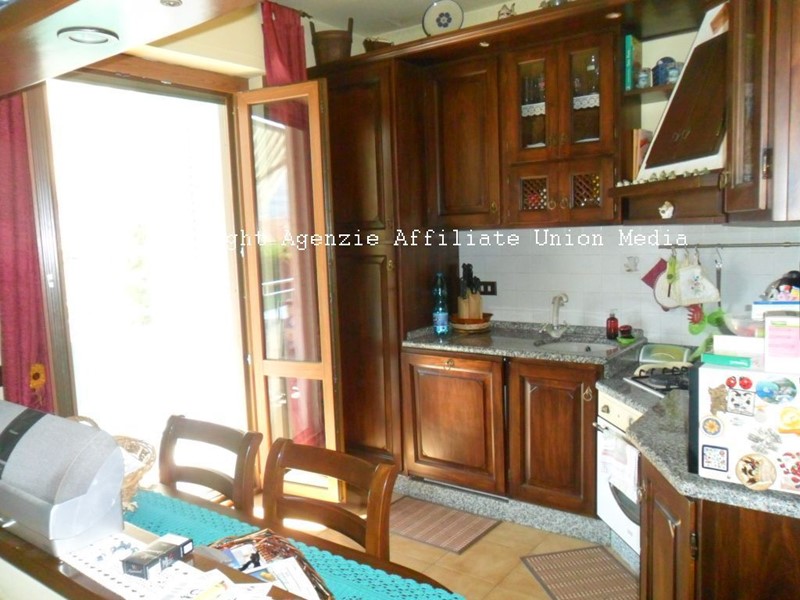Quadrilocale in Vendita a Sarzana, 160'000&euro;, 75 m², con Box