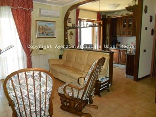 Quadrilocale in Vendita a Sarzana, 160'000€, 75 m², con Box