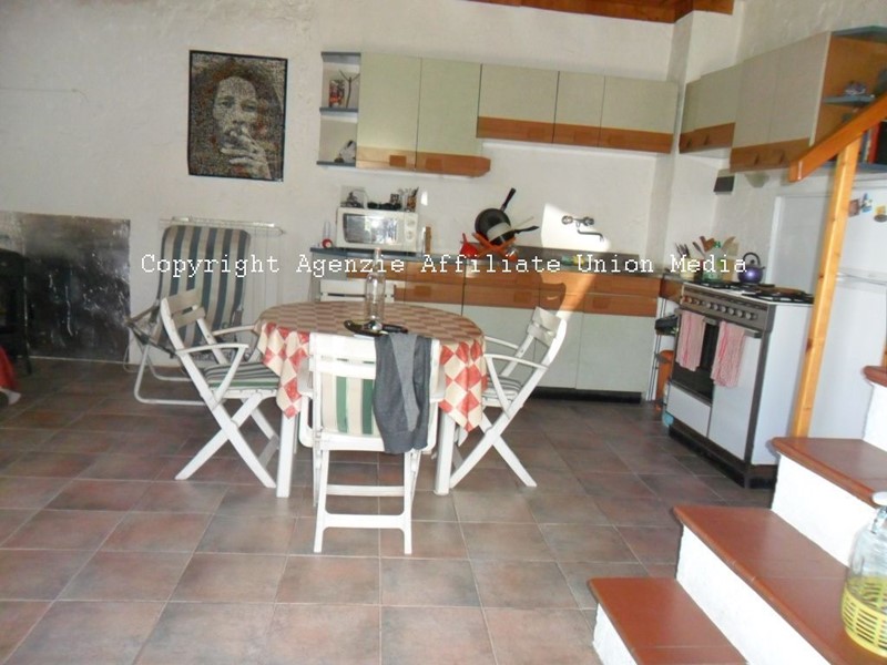 Casa Indipendente in Vendita a Castelnuovo Magra, 165'000€, 50 m²