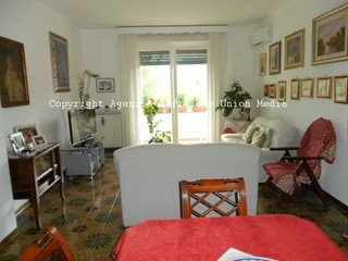 Quadrilocale in Vendita a Ameglia, 210'000&euro;, 100 m², con Box