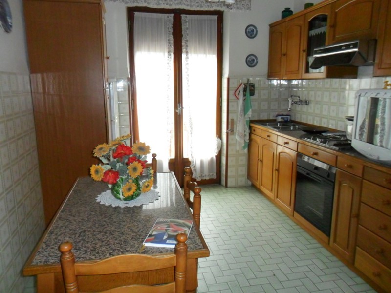 Casa Indipendente in Vendita a Luni, 150'000€, 160 m²
