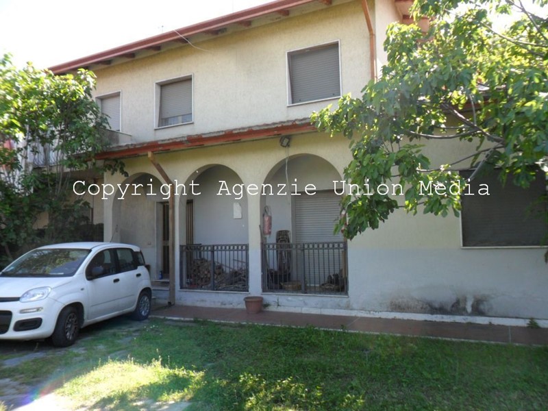 Quadrilocale in Vendita a Ameglia, 175'000€, 70 m², con Box