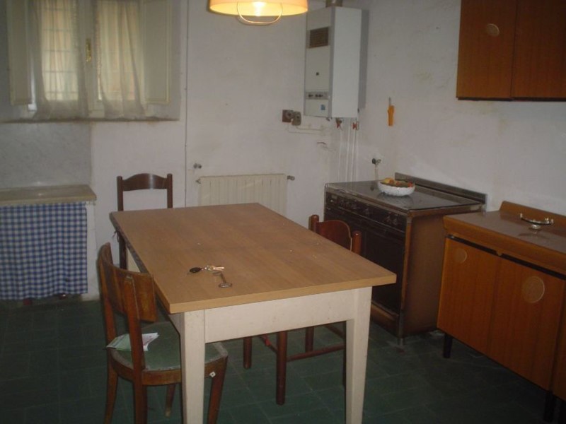 Casa Indipendente in Vendita a Castelnuovo Magra, 180'000€, 100 m²