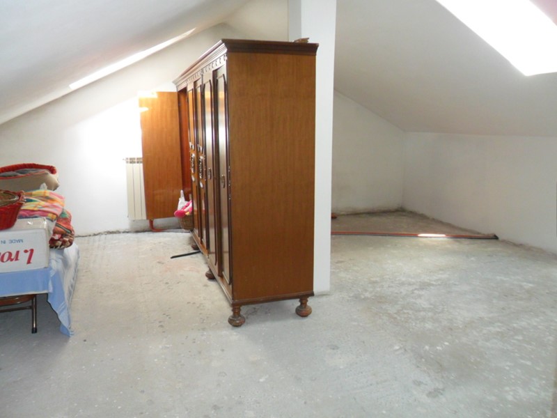 Casa Indipendente in Vendita a Santo Stefano di Magra, 330'000€, 200 m², con Box