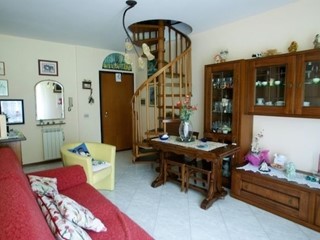 Appartamento in Vendita a Sarzana, 275'000€, 160 m²