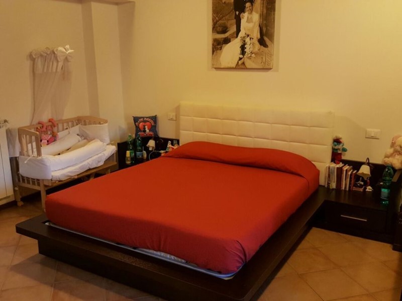 Casa Indipendente in Vendita a Sarzana, 210'000&euro;, 85 m², arredato