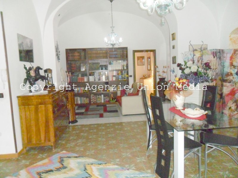 Appartamento in Vendita a Sarzana, 235'000&euro;, 170 m²