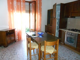 Trilocale in Affitto a Ameglia, 550€, 75 m²