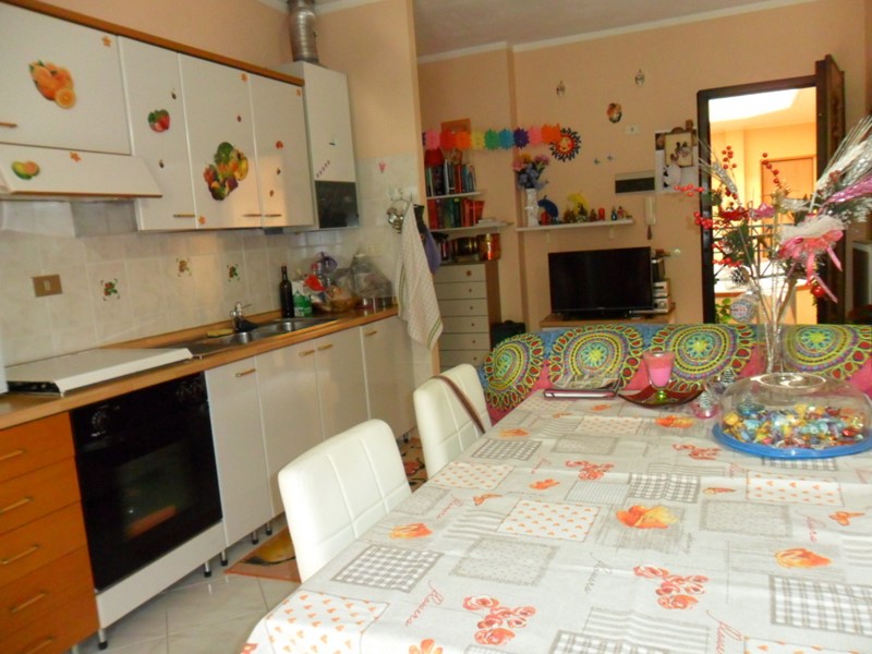 Bilocale in Vendita a Luni, zona Luni Mare, 130'000€, 45 m²