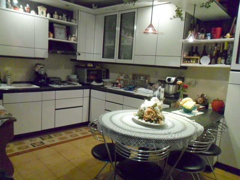 Appartamento in Vendita a Sarzana, 300'000&euro;, 100 m², con Box