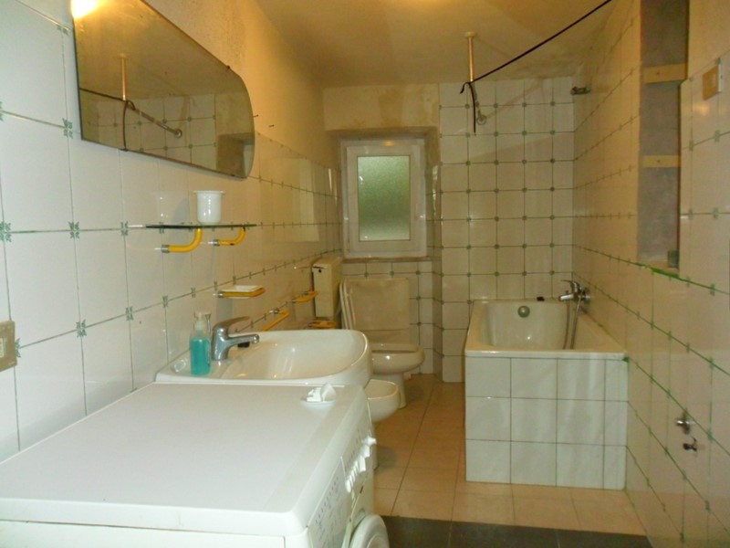 Bilocale in Vendita a Santo Stefano di Magra, zona Ponzano Superiore, 88'000€, 48 m²