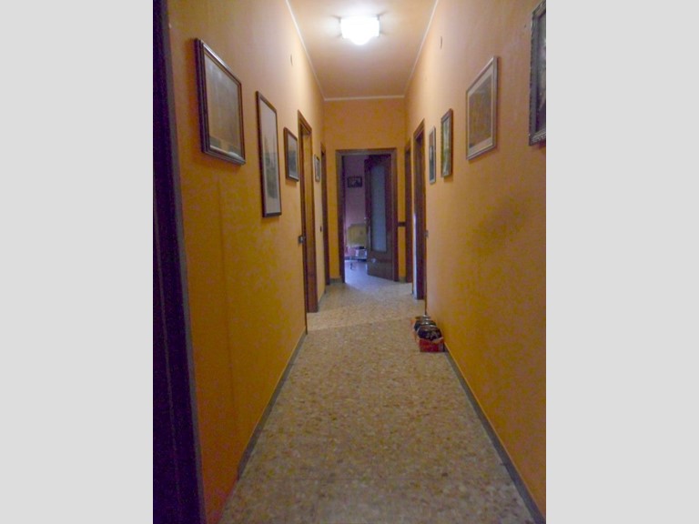 Appartamento in Vendita a Arcola, zona Romito Magra, 130'000€, 110 m²