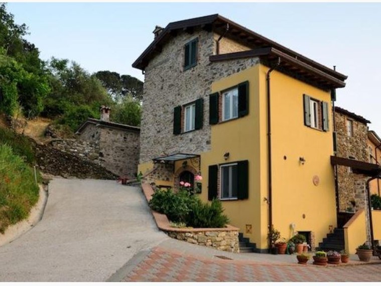 Rustico in Vendita a Fosdinovo, 170 m²