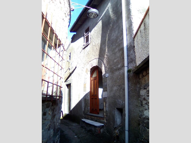 Quadrilocale in Vendita a Fivizzano, 35'000€, 89 m², arredato