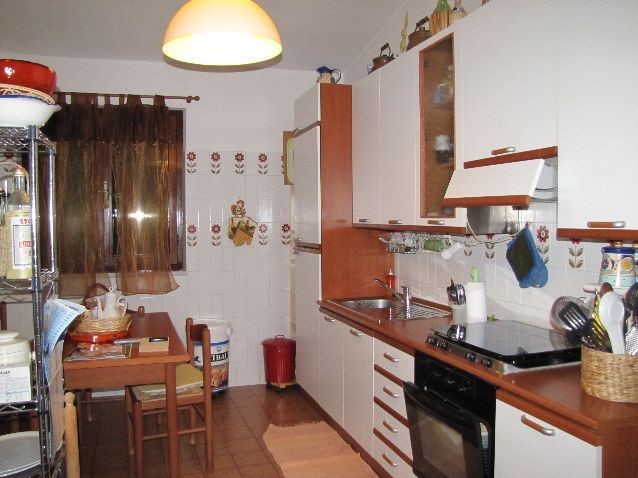 Appartamento in Vendita a Carrara, 210'000€, 140 m²