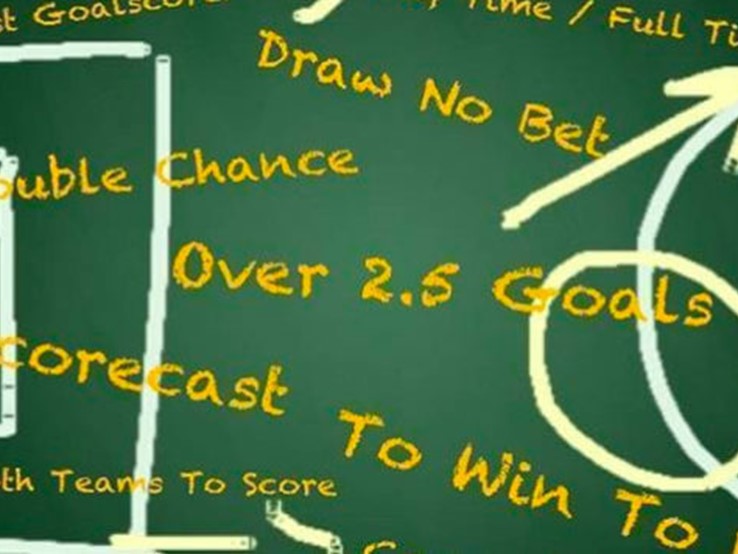 Attività commerciale in Vendita a Carrara, 300'000€, , arredato