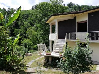 Casa Indipendente in Vendita a Carrara, 350'000€, 260 m², con Box