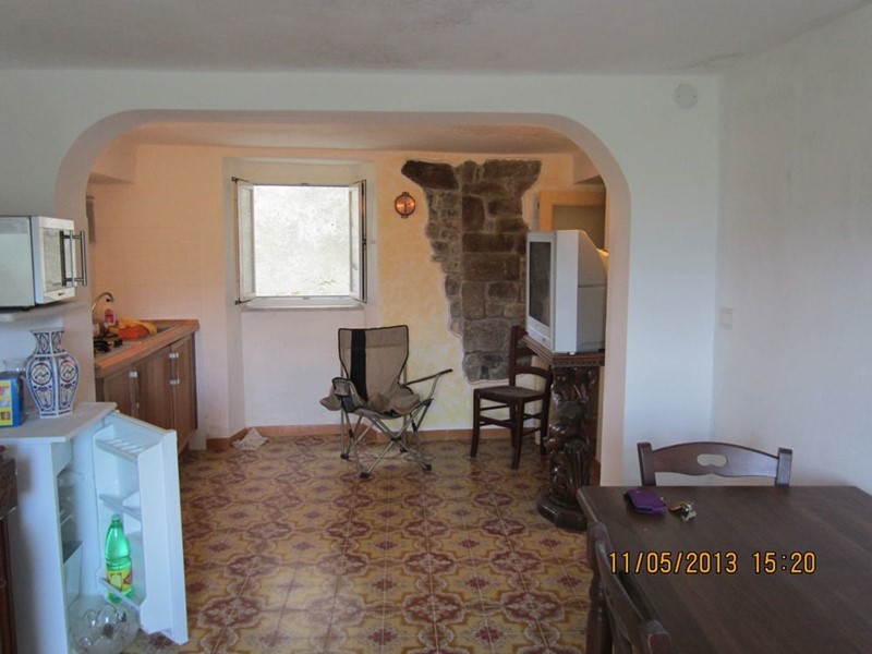 Casa Indipendente in Vendita a Fosdinovo, 80'000€, 130 m²