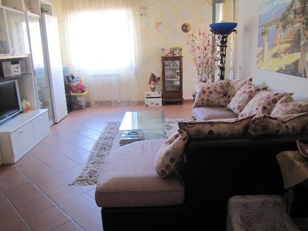 Quadrilocale in Vendita a Sarzana, zona Nave, 200'000&euro;, 86 m², con Box