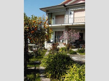 Casa Indipendente in Vendita a Vezzano Ligure, 950'000€, 350 m², con Box