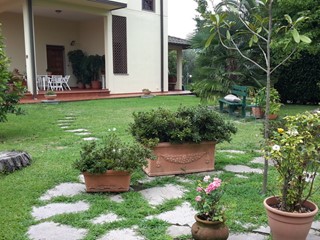 Casa Indipendente in Vendita a Luni, 770'000€, 380 m², con Box