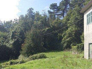 Capannone in Vendita a Fosdinovo, 200 m²