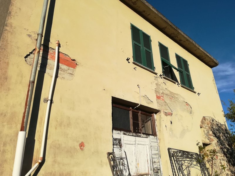 Casa Indipendente in Vendita a Follo, 80'000€, 70 m²