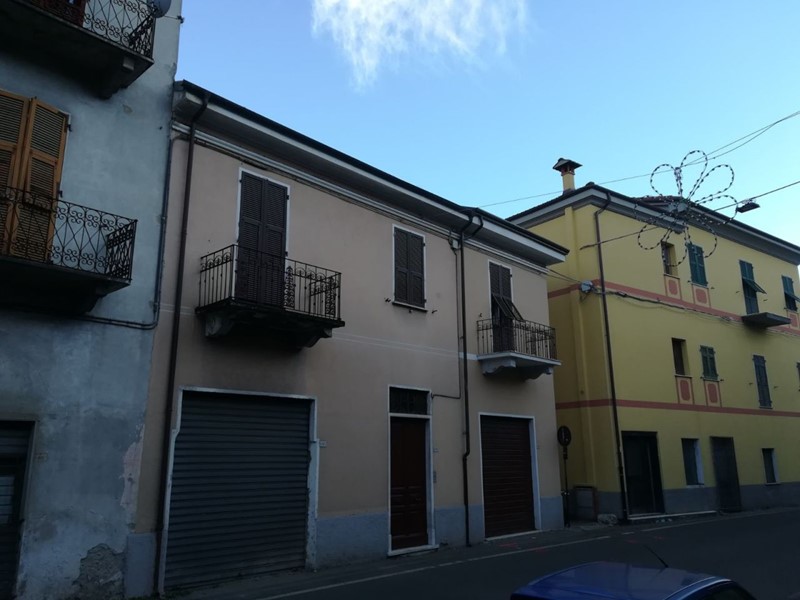 Quadrilocale in Vendita a Follo, zona Piana Battolla, 80'000€, 75 m²
